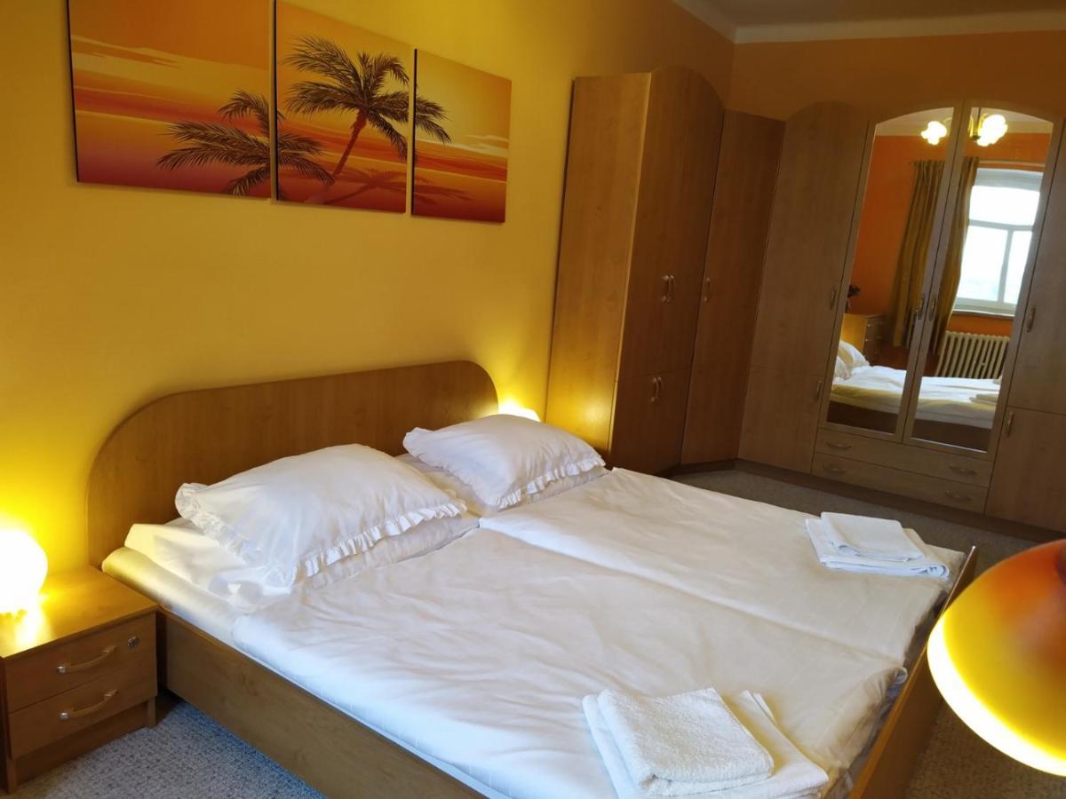 Apartmany Zatec エクステリア 写真