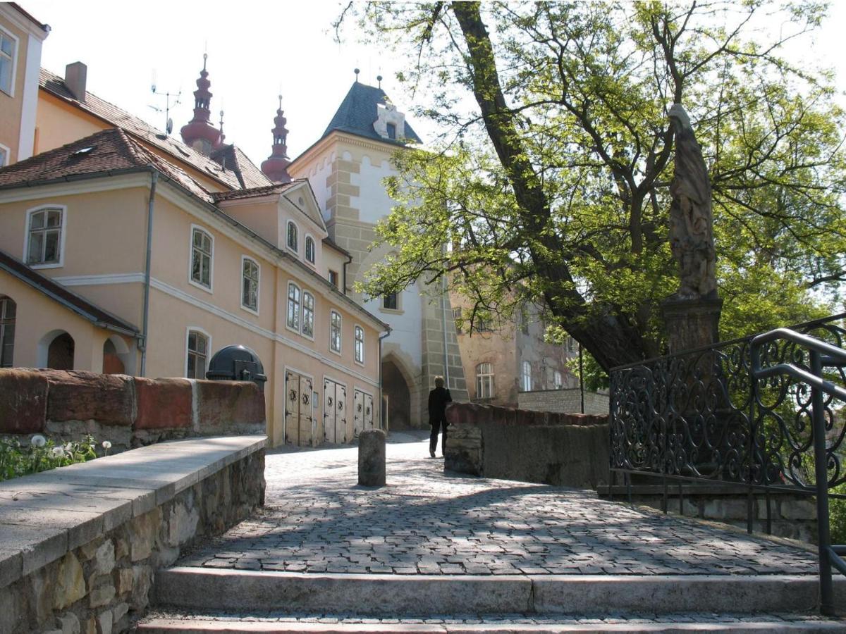 Apartmany Zatec エクステリア 写真